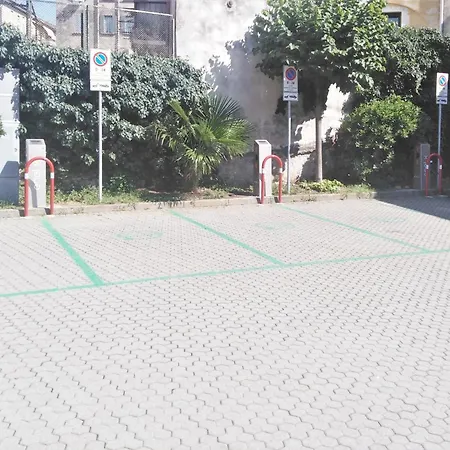 Отель Lizard Комо