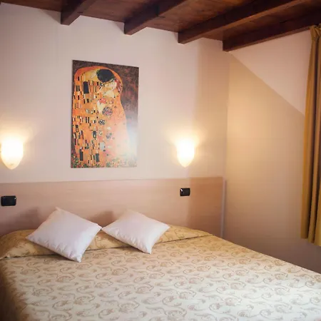 Lizard Hotel
